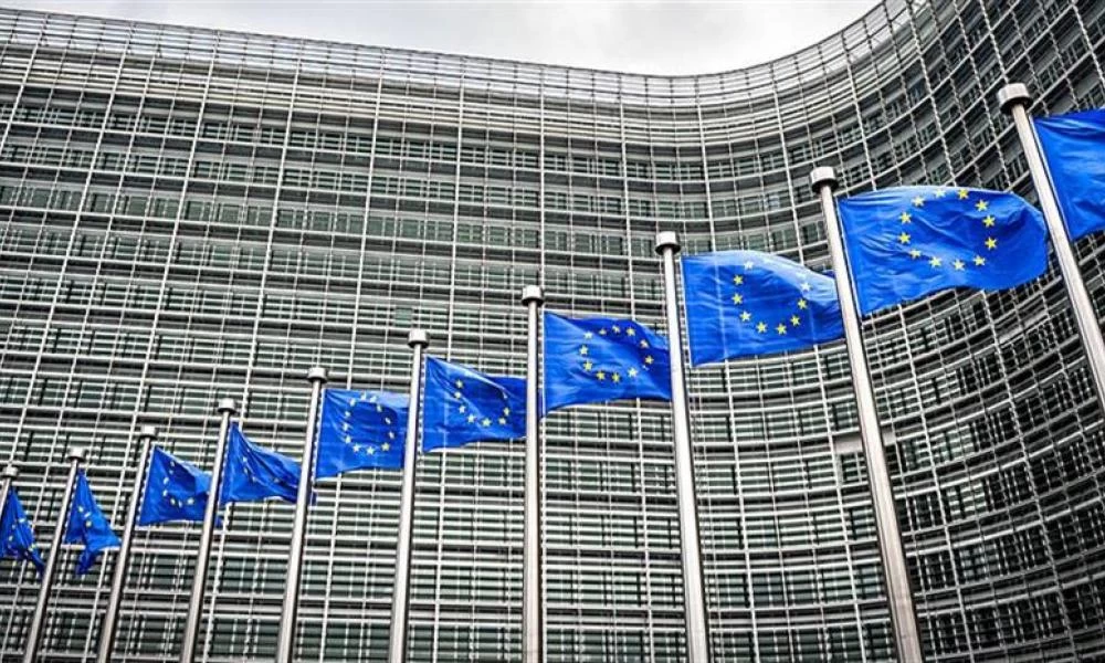 Κομισιόν: Πράσινο φως σε σύνθετη τιτλοποίηση για στήριξη μικρομεσαίων